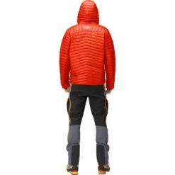 Norrøna Trollveggen Superlight Down 850 Hood Jacket Men 5 Norrøna Trollveggen Superlight Down 850 Hood Jacket Men -Skiudstyr Butik 1619 22 5630 model b
