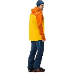 Norrøna Lyngen Gore-Tex Jacket Men -Skiudstyr Butik 2006 21 5549 model b 1 1