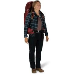 Osprey Aura AG 65 -Skiudstyr Butik Osprey Aura AG 65 Berry Sorbet Red S22 OnBody1 1