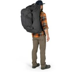Osprey Farpoint 70 -Skiudstyr Butik Osprey Farpoint 70L F22 OnBody2 TunnelVisionGrey 1