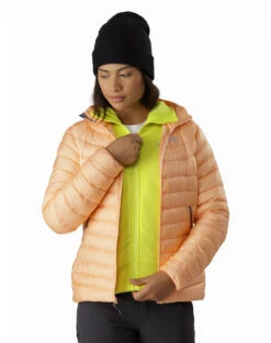 Arc'teryx Cerium LT Hoody Womens FW 20/21 5 Arc'teryx Cerium LT Hoody Womens FW 20/21 -Skiudstyr Butik cerium lt hoody women s elixir front 2