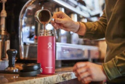 Hydro Flask 16oz / 473ml Wide Mouth -Skiudstyr Butik hydro flask 16oz lifestyle.2 3